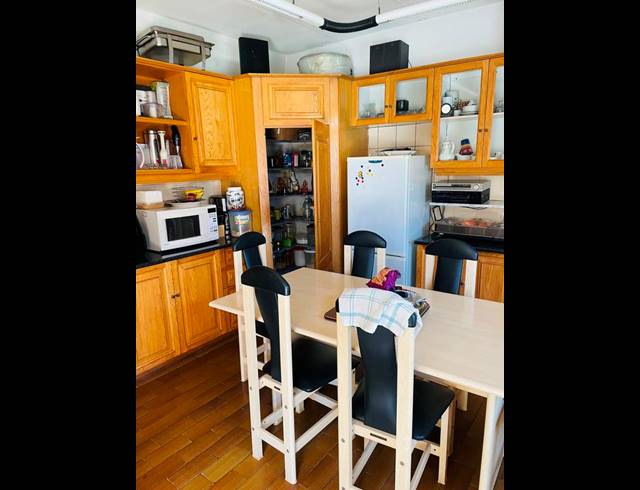 3 BEDROOM HOUSE FOR SALE IN BEZUIDENHOUT VALLEY